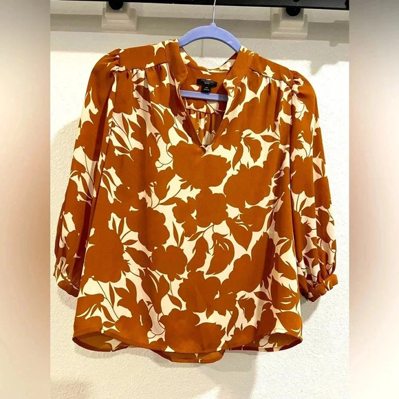 Ann Taylor Factory blouse, XS petite. Beautiful, rich caramel floral print.​ - Picture 1 of 9